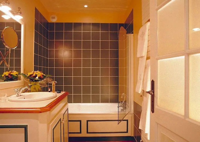 Chateau Les Farcies Du Pech 3*