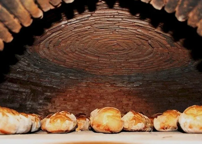 Chateau Les Farcies Du Pech 3*